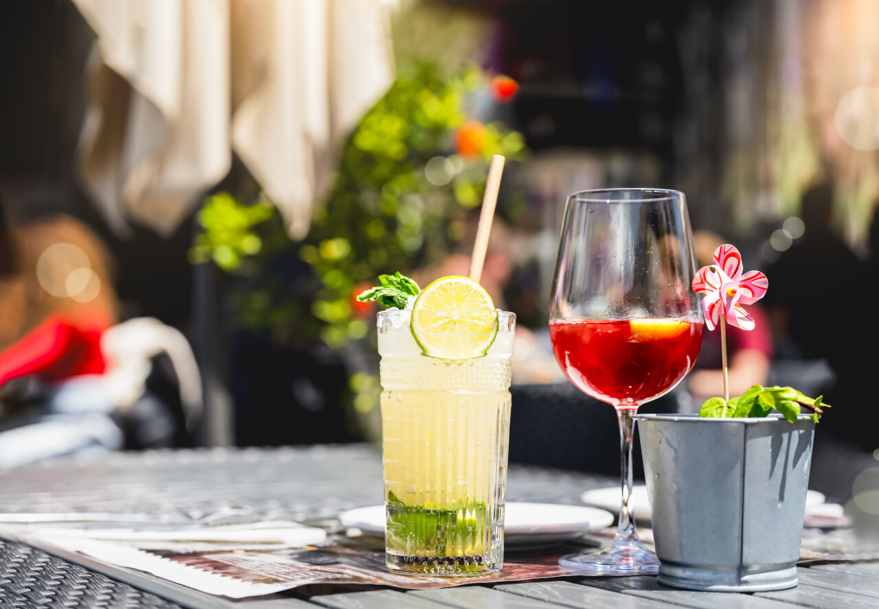 Boissons fraîches avec citron et menthe